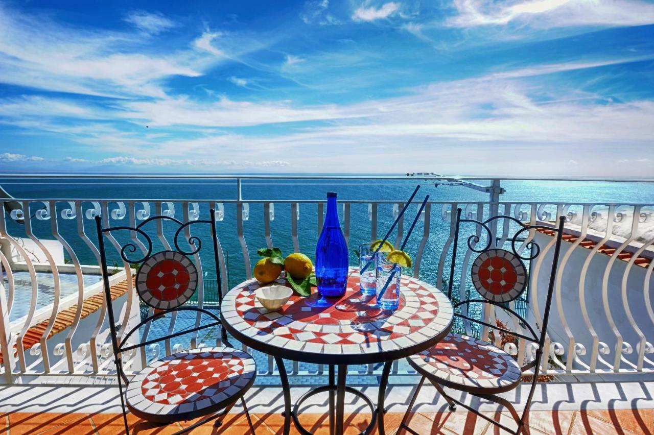 Chez Amelie Villa Amalfi Bagian luar foto